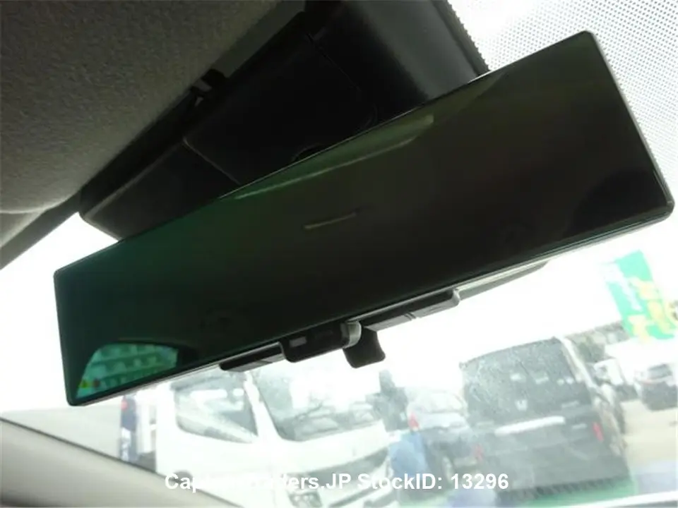 2023 Nissan Note - photo 1 2023 Nissan Note Silver Van for sale, Japanese used car export - photo 1 of 36 | GULJI TRADERS