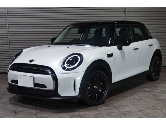 2024 Other Cooper D Classic Trim Cooper D Classic Trim Premium Pearl Sedan for sale, Japanese used car export - photo 1 of 9 | GULJI TRADERS