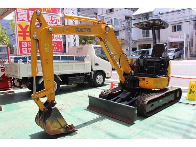 2010 Other Excavator - photo 1 2010 Other Excavator Yellow Sedan for sale, Japanese used car export - photo 1 of 50 | GULJI TRADERS