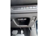 2017 Peugeot 2008 Allure Green SUV for sale, Japanese used car export - photo 17 of 32 | GULJI TRADERS