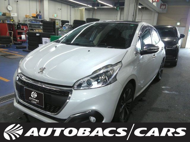 2017 Peugeot 208 1200 6FAT 2WD - photo 1 2017 Peugeot 208 1200 6FAT 2WD Sedan for sale, Japanese used car export - photo 1 of 3 | GULJI TRADERS