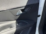 2020 Peugeot 3008 Diesel Turbo SUV for sale, Japanese used car export - photo 43 of 77 | GULJI TRADERS