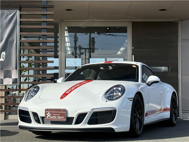 2019 Porsche 911 911 Carrera GTS White Coupe for sale, Japanese used car export | GULJI TRADERS