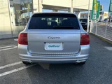 2005 Porsche Cayenne 4WD SUV for sale, Japanese used car export - photo 8 of 24 | GULJI TRADERS
