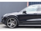 2010 Porsche Cayenne Base SUV for sale, Japanese used car export - photo 38 of 72 | GULJI TRADERS