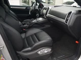 2010 Porsche Cayenne Turbo SUV for sale, Japanese used car export - photo 14 of 30 | GULJI TRADERS