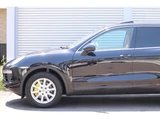 2010 Porsche Cayenne Base SUV for sale, Japanese used car export - photo 41 of 55 | GULJI TRADERS