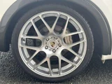 2011 Porsche Cayenne S Hybrid 4WD SUV for sale, Japanese used car export - photo 6 of 29 | GULJI TRADERS