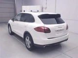 2011 Porsche Cayenne S Hybrid 4WD SUV for sale, Japanese used car export - photo 2 of 11 | GULJI TRADERS