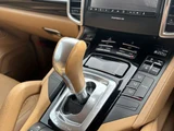 2012 Porsche Cayenne 3.6 4WD SUV for sale, Japanese used car export - photo 26 of 35 | GULJI TRADERS