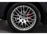 2012 Porsche Cayenne GTS 4WD SUV for sale, Japanese used car export - photo 29 of 72 | GULJI TRADERS