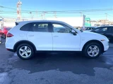 2013 Porsche Cayenne S Hybrid SUV for sale, Japanese used car export - photo 4 of 9 | GULJI TRADERS