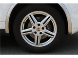 2014 Porsche Cayenne SUV for sale, Japanese used car export - photo 36 of 37 | GULJI TRADERS