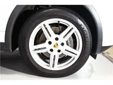 2014 Porsche Cayenne 4WD SUV for sale, Japanese used car export - photo 37 of 80 | GULJI TRADERS