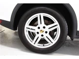 2014 Porsche Cayenne 4WD SUV for sale, Japanese used car export - photo 38 of 80 | GULJI TRADERS