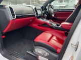 2014 Porsche Cayenne 4WD SUV for sale, Japanese used car export - photo 31 of 38 | GULJI TRADERS