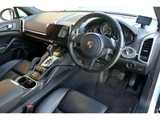 2014 Porsche Cayenne Diesel SUV for sale, Japanese used car export - photo 5 of 11 | GULJI TRADERS