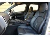 2014 Porsche Cayenne Diesel SUV for sale, Japanese used car export - photo 6 of 11 | GULJI TRADERS