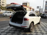 2015 Porsche Cayenne Spider SUV for sale, Japanese used car export - photo 37 of 50 | GULJI TRADERS