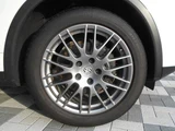 2015 Porsche Cayenne Spider SUV for sale, Japanese used car export - photo 48 of 50 | GULJI TRADERS