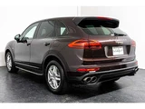 2015 Porsche Cayenne S E- Hybrid 4WD SUV for sale, Japanese used car export - photo 25 of 80 | GULJI TRADERS