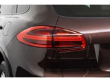 2015 Porsche Cayenne S E- Hybrid 4WD SUV for sale, Japanese used car export - photo 29 of 80 | GULJI TRADERS