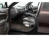 2015 Porsche Cayenne S E- Hybrid 4WD SUV for sale, Japanese used car export - photo 38 of 80 | GULJI TRADERS