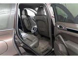 2015 Porsche Cayenne S E- Hybrid 4WD SUV for sale, Japanese used car export - photo 43 of 80 | GULJI TRADERS