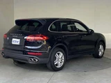 2015 Porsche Cayenne S 4WD SUV for sale, Japanese used car export - photo 18 of 47 | GULJI TRADERS