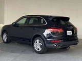 2015 Porsche Cayenne S 4WD SUV for sale, Japanese used car export - photo 41 of 47 | GULJI TRADERS