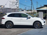 2015 Porsche Cayenne S 4WD SUV for sale, Japanese used car export - photo 4 of 64 | GULJI TRADERS