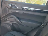 2015 Porsche Cayenne S 4WD SUV for sale, Japanese used car export - photo 34 of 64 | GULJI TRADERS