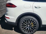 2015 Porsche Cayenne S 4WD SUV for sale, Japanese used car export - photo 51 of 64 | GULJI TRADERS