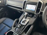 2015 Porsche Cayenne S 4WD SUV for sale, Japanese used car export - photo 18 of 24 | GULJI TRADERS