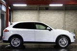2015 Porsche Cayenne S SUV for sale, Japanese used car export - photo 9 of 30 | GULJI TRADERS