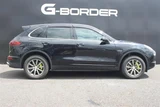 2015 Porsche Cayenne SE HV SUV for sale, Japanese used car export - photo 24 of 30 | GULJI TRADERS
