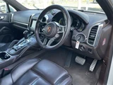 2015 Porsche Cayenne PHV S E-HYBRID SUV for sale, Japanese used car export - photo 3 of 9 | GULJI TRADERS