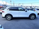 2015 Porsche Cayenne PHV S E-HYBRID SUV for sale, Japanese used car export - photo 4 of 9 | GULJI TRADERS