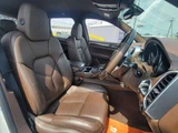 2016 Porsche Cayenne 4WD SUV for sale, Japanese used car export - photo 17 of 62 | GULJI TRADERS