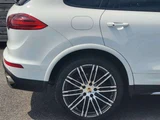 2016 Porsche Cayenne 4WD SUV for sale, Japanese used car export - photo 50 of 62 | GULJI TRADERS