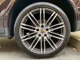 2017 Porsche Cayenne 4WD SUV for sale, Japanese used car export - photo 18 of 47 | GULJI TRADERS