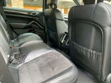2017 Porsche Cayenne 4WD SUV for sale, Japanese used car export - photo 28 of 47 | GULJI TRADERS