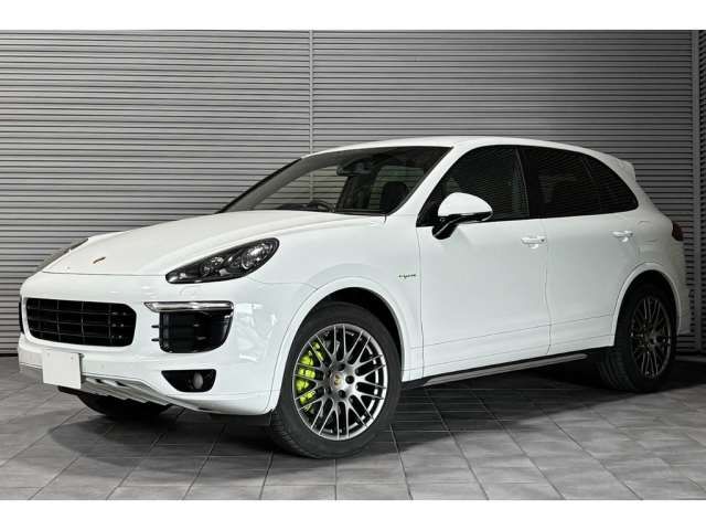 2017 Porsche Cayenne S E- Hybrid - photo 1 2017 Porsche Cayenne S E- Hybrid SUV for sale, Japanese used car export - photo 1 of 12 | GULJI TRADERS