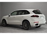 2017 Porsche Cayenne S E- Hybrid SUV for sale, Japanese used car export - photo 2 of 9 | GULJI TRADERS