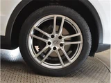 2018 Porsche Cayenne 3.0 4WD SUV for sale, Japanese used car export - photo 20 of 50 | GULJI TRADERS
