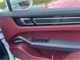 2018 Porsche Cayenne Turbo SUV for sale, Japanese used car export - photo 16 of 43 | GULJI TRADERS