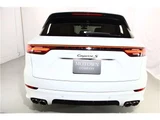 2018 Porsche Cayenne S 4WD SUV for sale, Japanese used car export - photo 23 of 80 | GULJI TRADERS