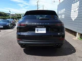 2018 Porsche Cayenne S 4WD SUV for sale, Japanese used car export - photo 21 of 42 | GULJI TRADERS
