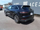 2018 Porsche Cayenne S 4WD SUV for sale, Japanese used car export - photo 27 of 42 | GULJI TRADERS