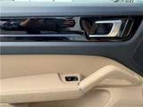 2018 Porsche Cayenne 4WD SUV for sale, Japanese used car export - photo 32 of 50 | GULJI TRADERS